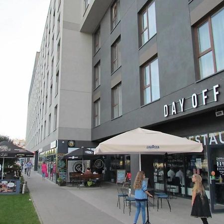 Apartament W Warszawie Dedykowany Parking Podziemny W Cenie, Wifi, Blisko Centrum New Apartment In Warsaw Finished To A High Specification Fitted Out To A High Standard On The 7Th Floor, Wifi, Underground Parking Price Included المظهر الخارجي الصورة
