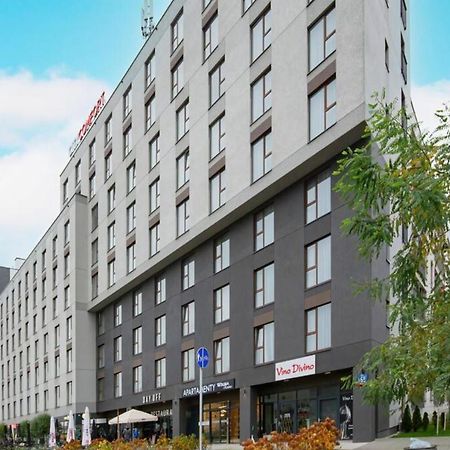 Apartament W Warszawie Dedykowany Parking Podziemny W Cenie, Wifi, Blisko Centrum New Apartment In Warsaw Finished To A High Specification Fitted Out To A High Standard On The 7Th Floor, Wifi, Underground Parking Price Included المظهر الخارجي الصورة