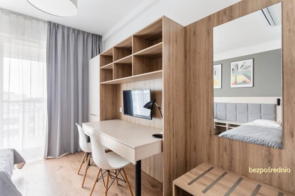Apartament W Warszawie Dedykowany Parking Podziemny W Cenie, Wifi, Blisko Centrum New Apartment In Warsaw Finished To A High Specification Fitted Out To A High Standard On The 7Th Floor, Wifi, Underground Parking Price Included المظهر الخارجي الصورة