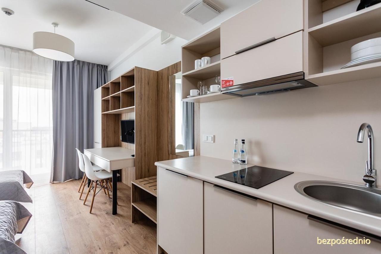 Apartament W Warszawie Dedykowany Parking Podziemny W Cenie, Wifi, Blisko Centrum New Apartment In Warsaw Finished To A High Specification Fitted Out To A High Standard On The 7Th Floor, Wifi, Underground Parking Price Included المظهر الخارجي الصورة