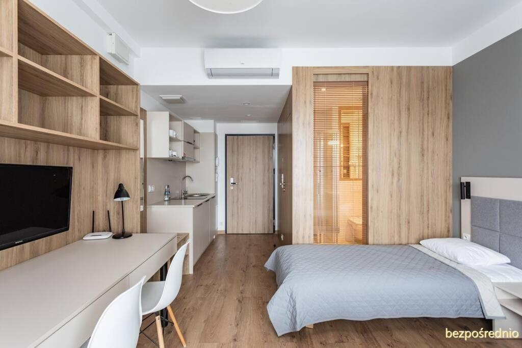 Apartament W Warszawie Dedykowany Parking Podziemny W Cenie, Wifi, Blisko Centrum New Apartment In Warsaw Finished To A High Specification Fitted Out To A High Standard On The 7Th Floor, Wifi, Underground Parking Price Included المظهر الخارجي الصورة