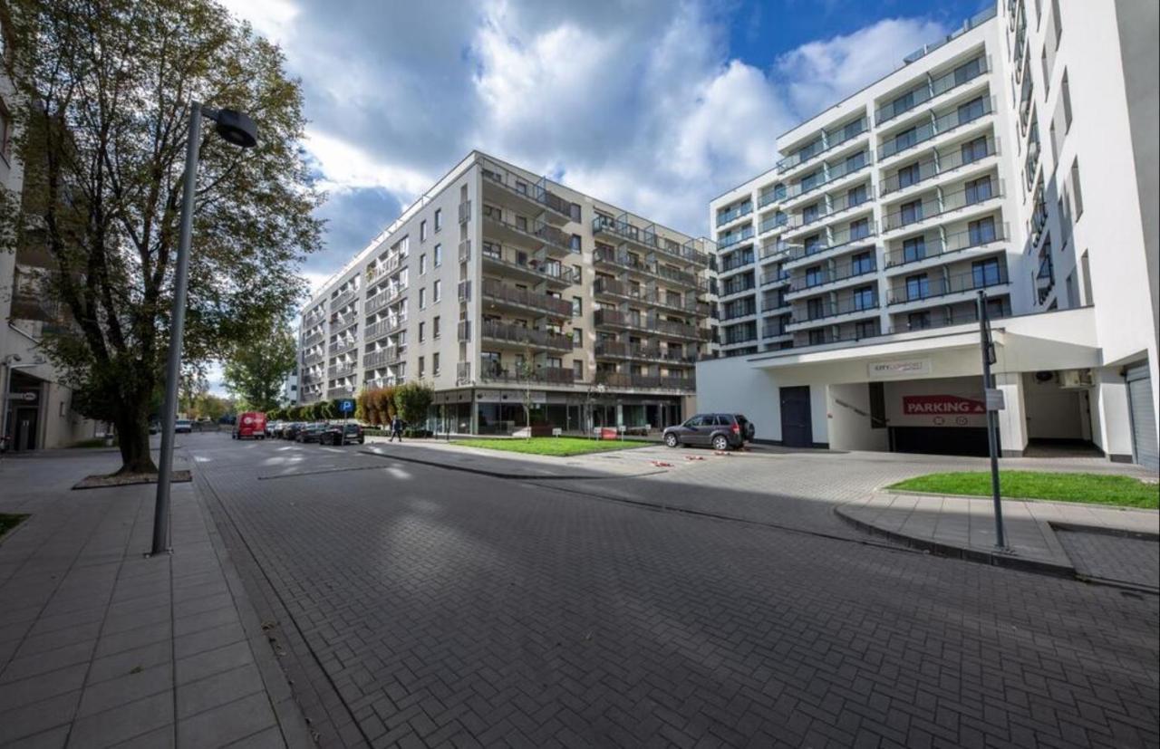 Apartament W Warszawie Dedykowany Parking Podziemny W Cenie, Wifi, Blisko Centrum New Apartment In Warsaw Finished To A High Specification Fitted Out To A High Standard On The 7Th Floor, Wifi, Underground Parking Price Included المظهر الخارجي الصورة